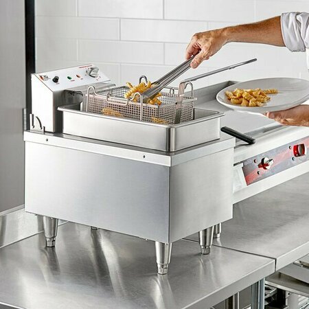 COOKING PERFORMANCE GROUP EF300 15 lb. Heavy-Duty Electric Countertop Fryer - 208/240V 4200/5500W 351EF300